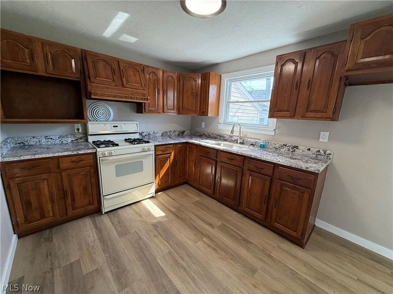 38462 S Beachview Road, Willoughby, OH 44094 Photo 6