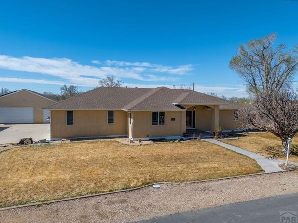 1079 Lynn Dr, Pueblo, CO 81006