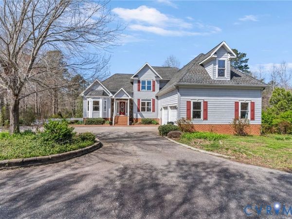 101 N Lake Drive , Hartfield, VA 23071