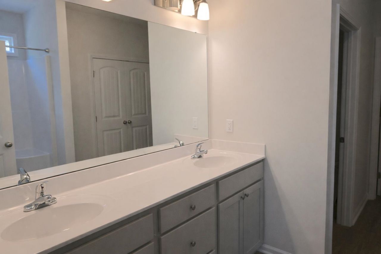 2604 Seaport Circle Photo 10