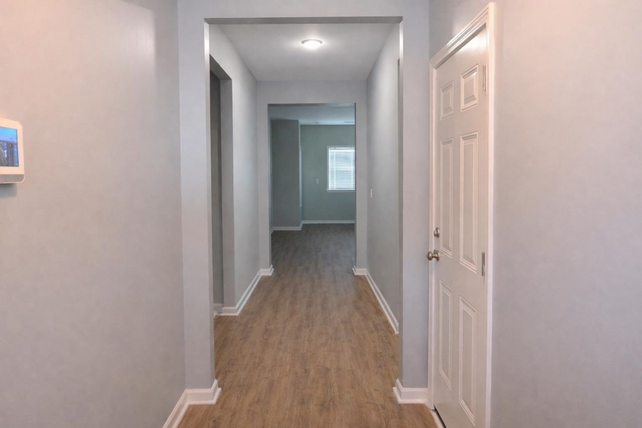 2604 Seaport Circle Photo 4