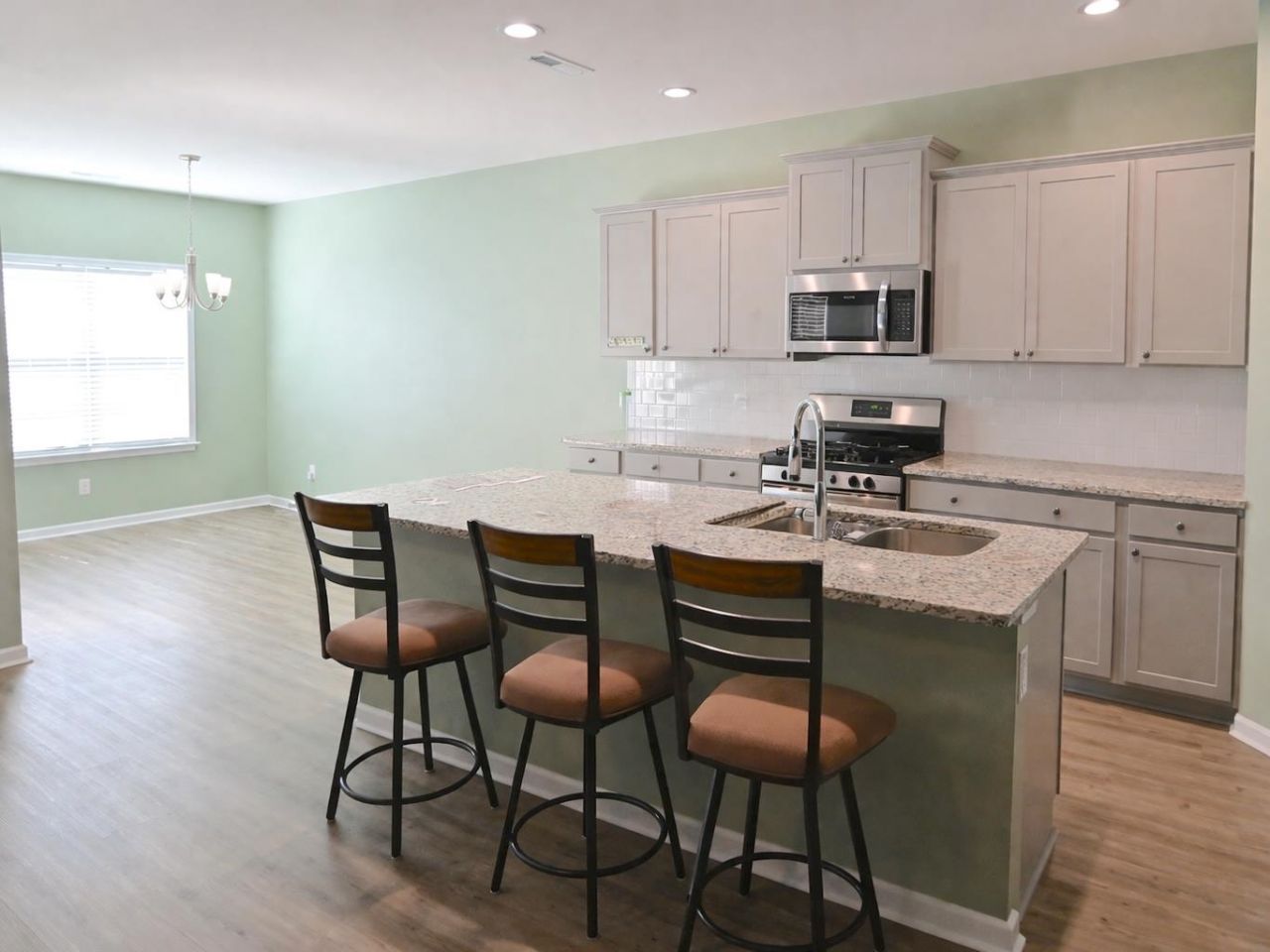 2604 Seaport Circle Photo 6