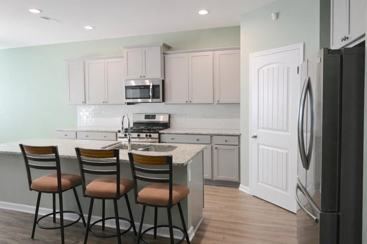 2604 Seaport Circle Photo 7