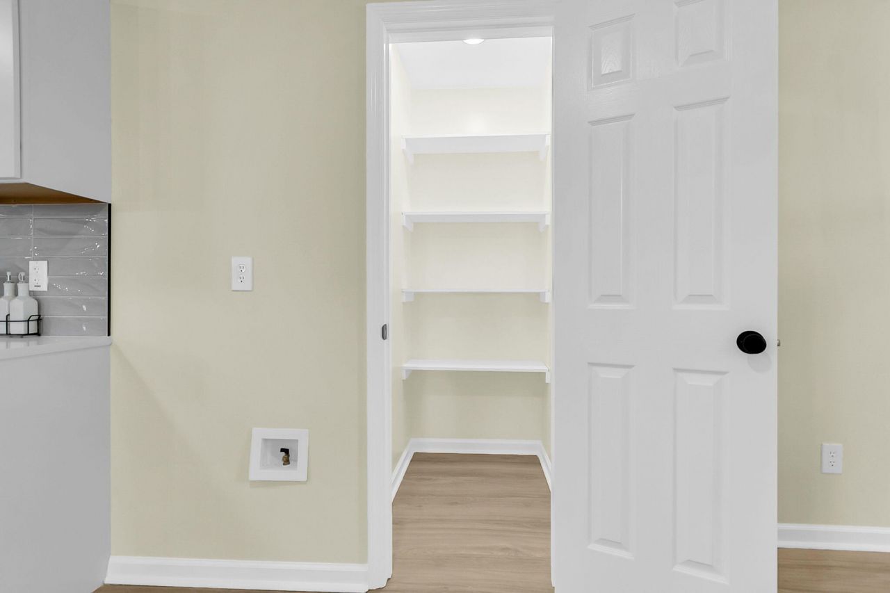 153 Davis Terrace Photo 15