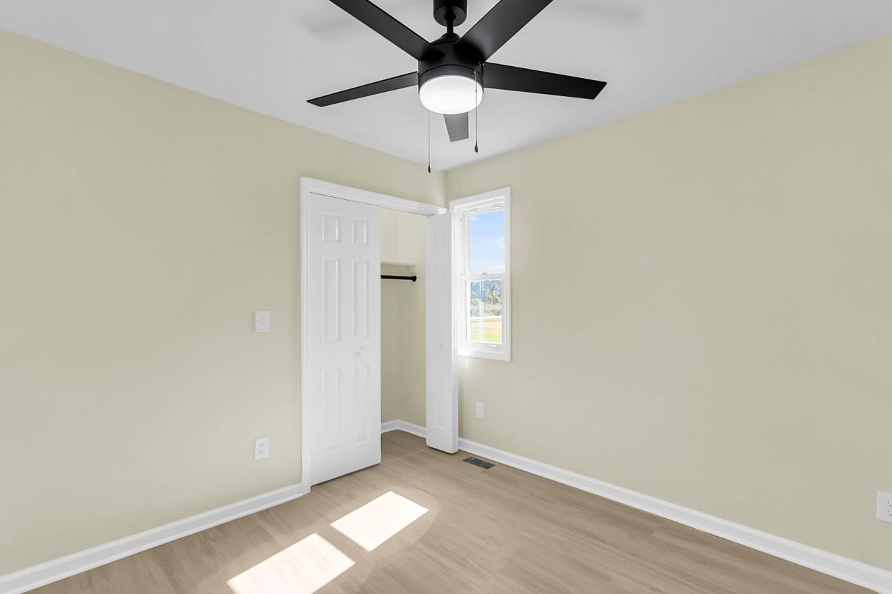 153 Davis Terrace Photo 24