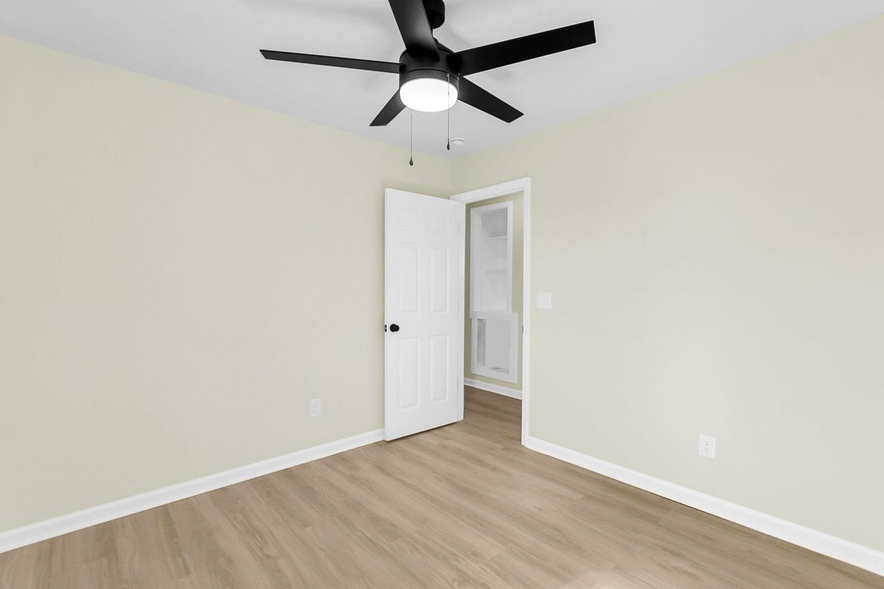 153 Davis Terrace Photo 25