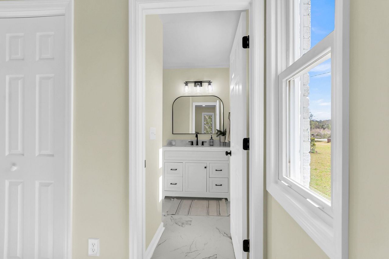 153 Davis Terrace Photo 36