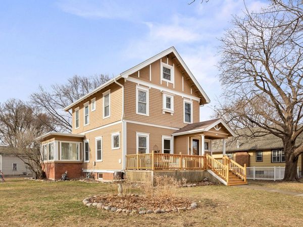 526 8th Street E, Glencoe, MN 55336