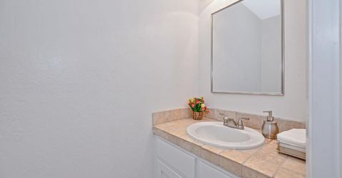 1257 Vanderbilt Way, Sacramento, CA 95825 Photo