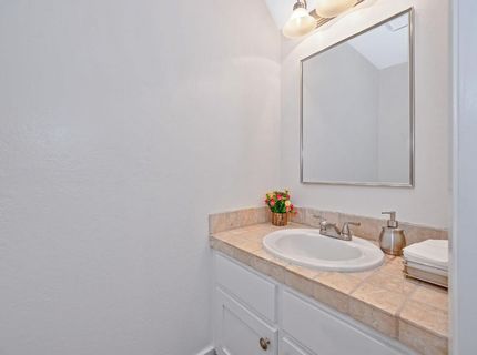 1257 Vanderbilt Way, Sacramento, CA 95825 Photo