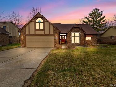 26525 Mapleridge Drive, Chesterfield Twp, MI 48051