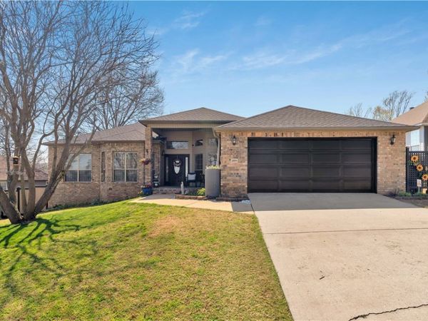 2819 N Raintree Drive , Fayetteville, AR 72703