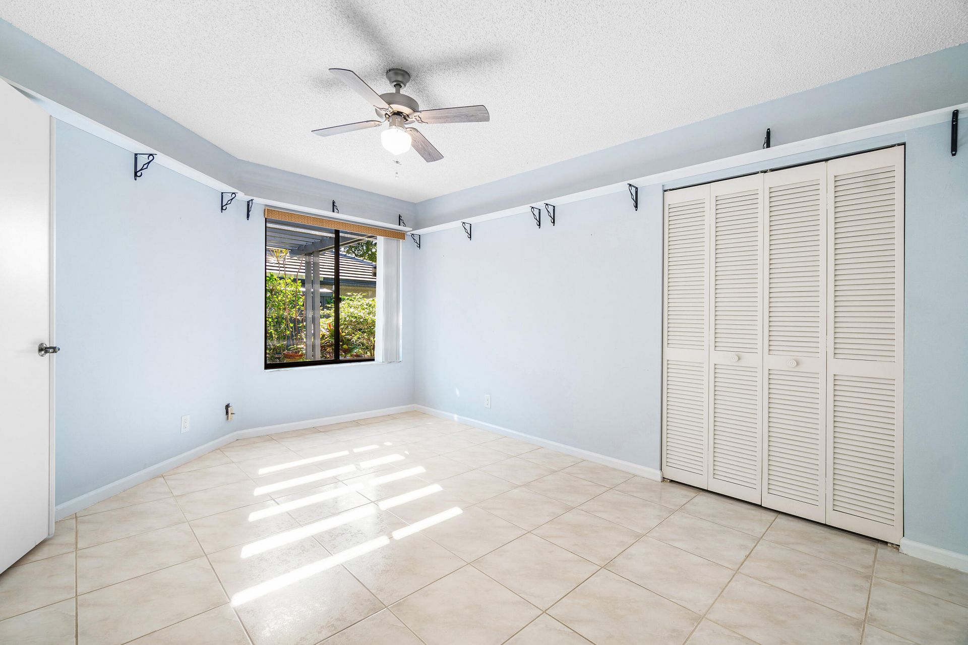 5041 Pine Drive, Boynton Beach, FL 33437 Photo