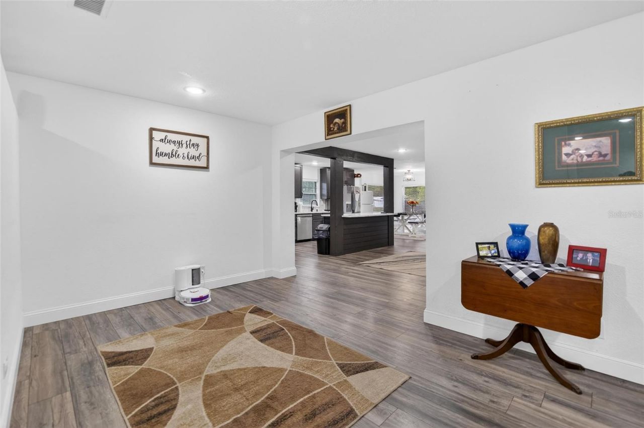 723 W Pinedale Drive , Plant City, FL 33563 Photo