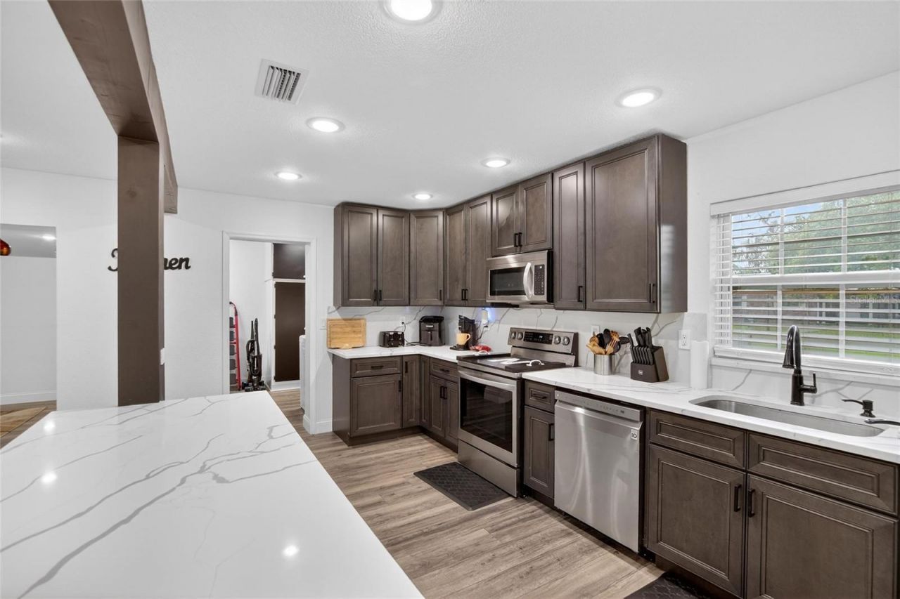 723 W Pinedale Drive , Plant City, FL 33563 Photo