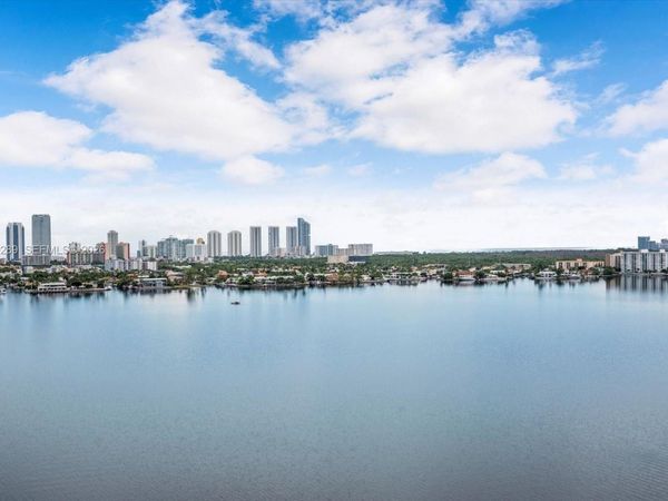 17301 Biscayne Blvd, Unit 1010, North Miami Beach, FL 33160