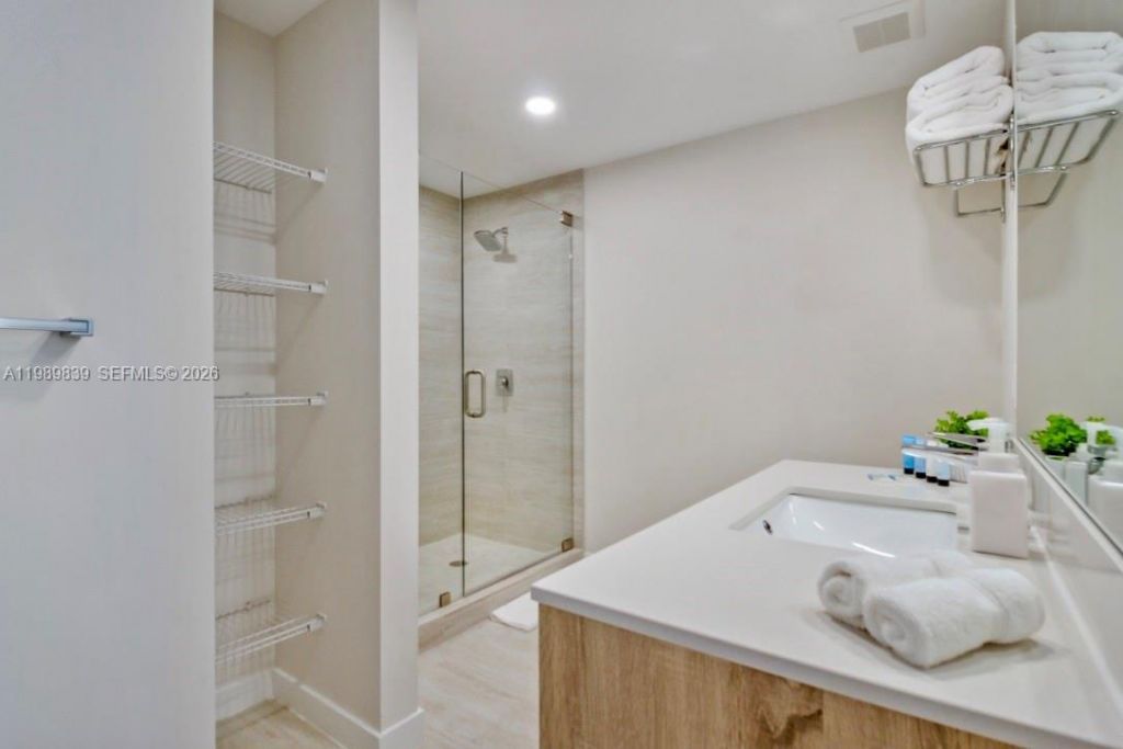 3900 Biscayne Blvd , Unit N-911, Miami, FL 33137 Photo