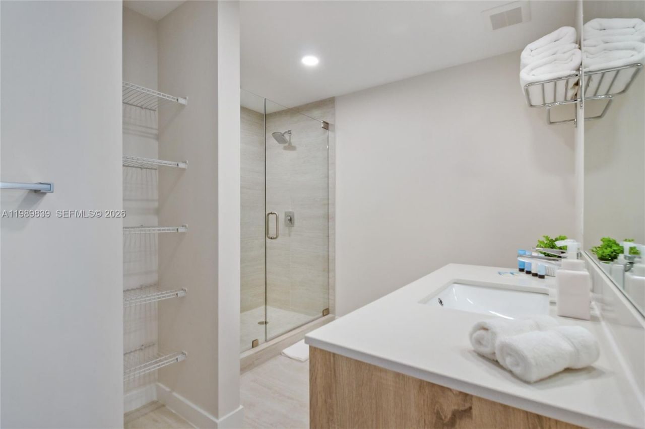 3900 Biscayne Blvd , Unit N-911, Miami, FL 33137 Photo