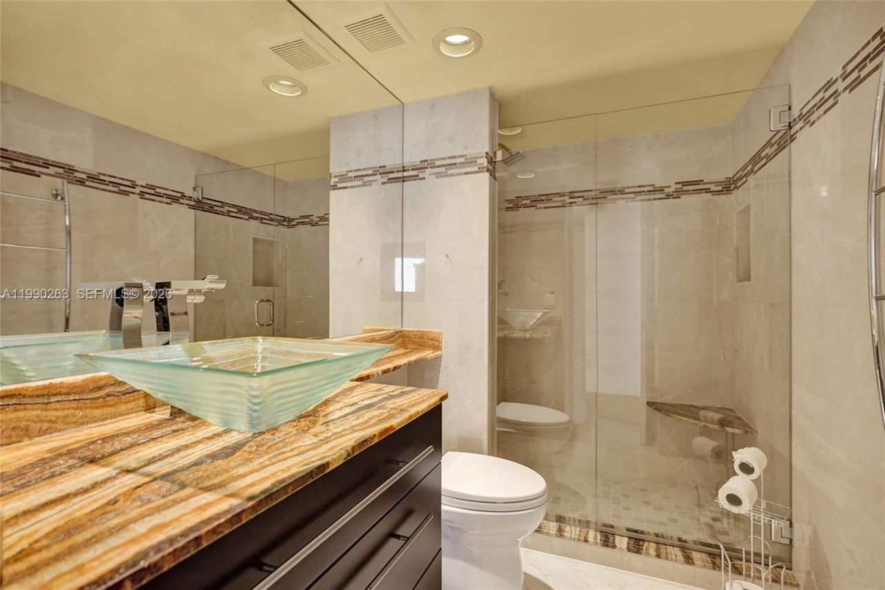 4000 Towerside Ter , Unit 2111, Miami, FL 33138 Photo