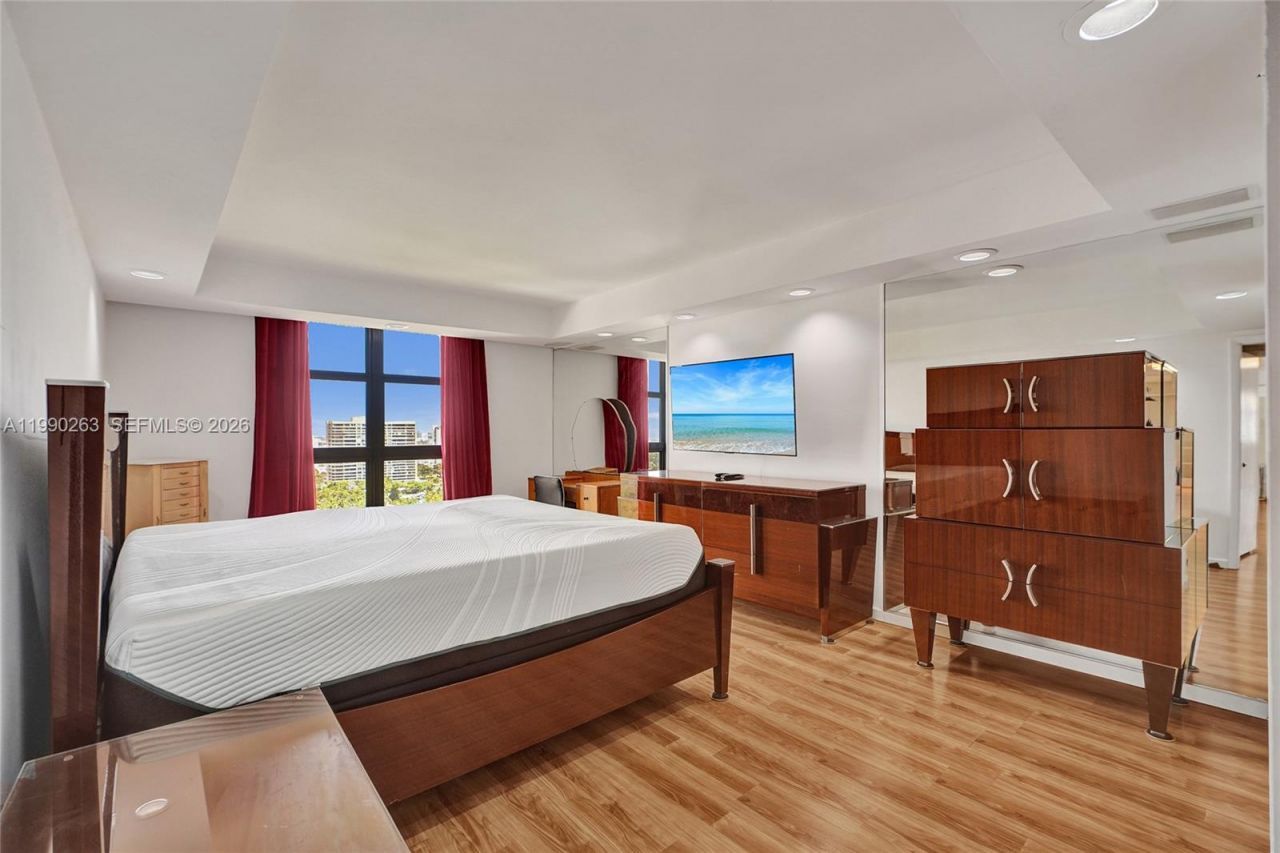 4000 Towerside Ter , Unit 2111, Miami, FL 33138 Photo