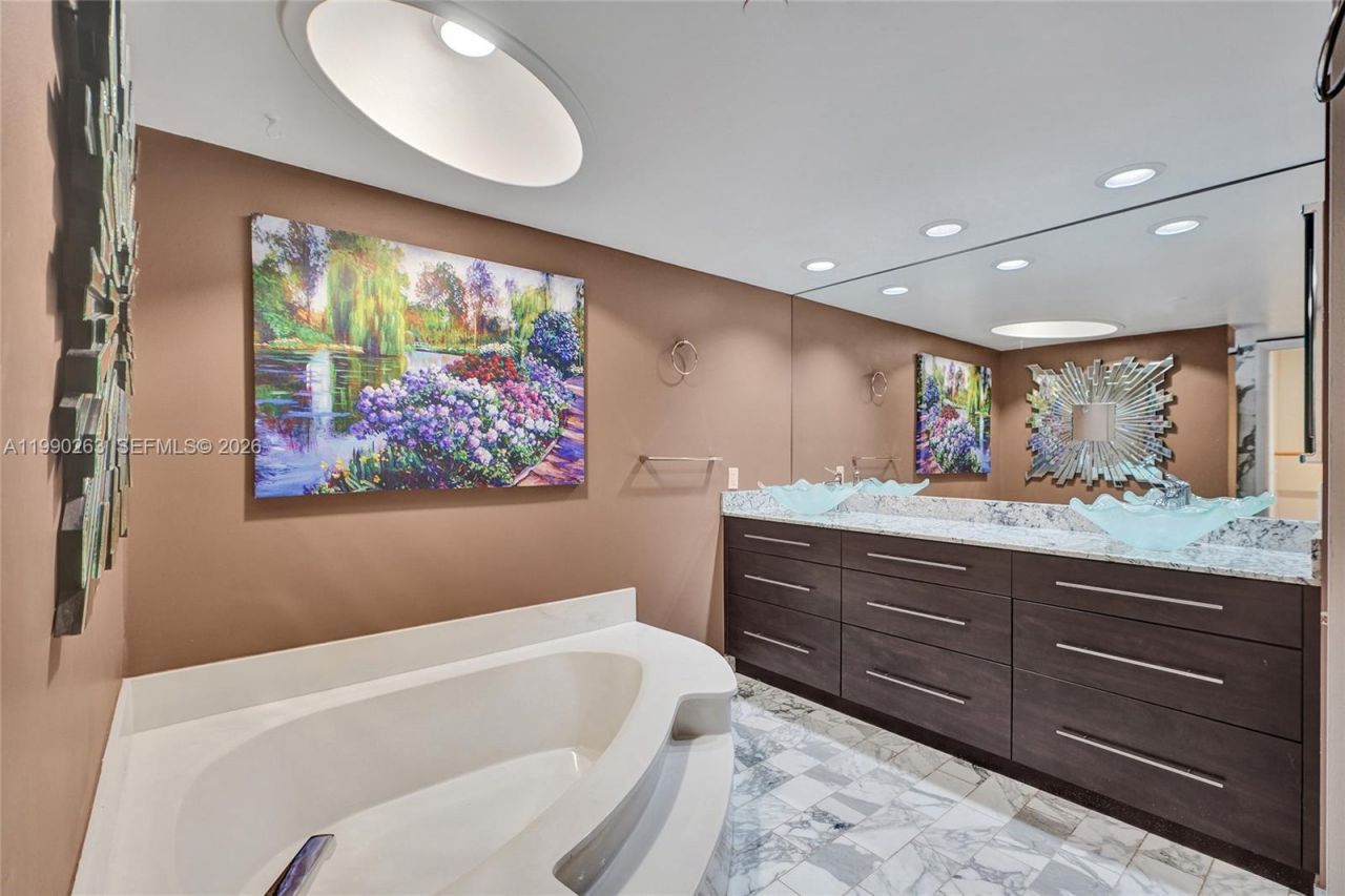 4000 Towerside Ter , Unit 2111, Miami, FL 33138 Photo