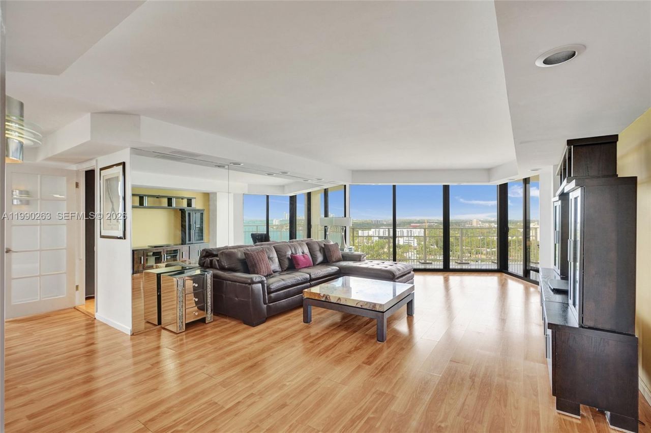 4000 Towerside Ter , Unit 2111, Miami, FL 33138 Photo