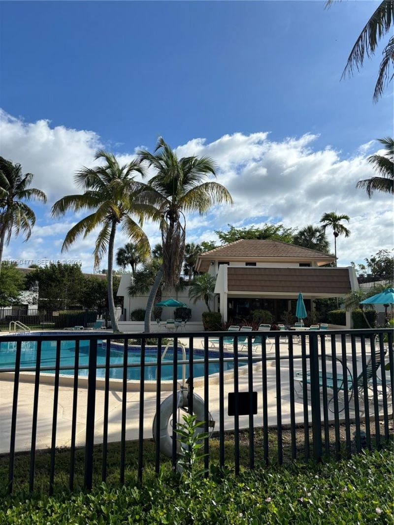 8277 SW 128th St , Unit 113, Pinecrest, FL 33156 Photo