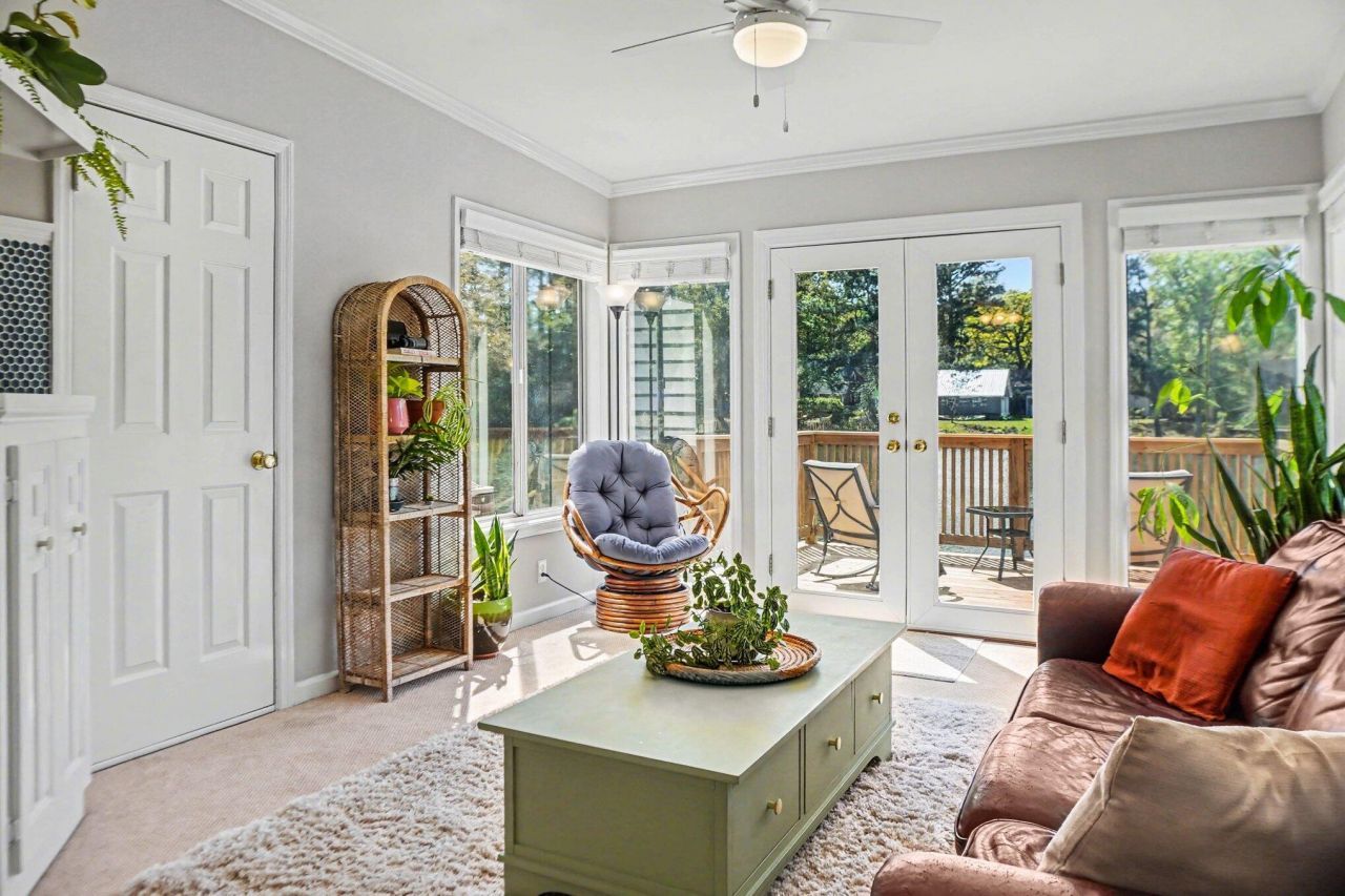 7 Town Park Lane Photo 12