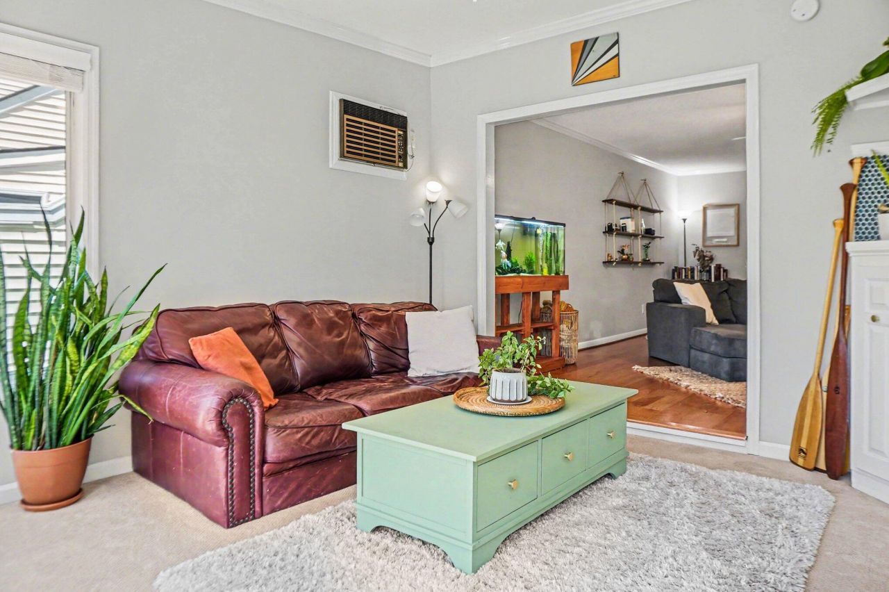 7 Town Park Lane Photo 13