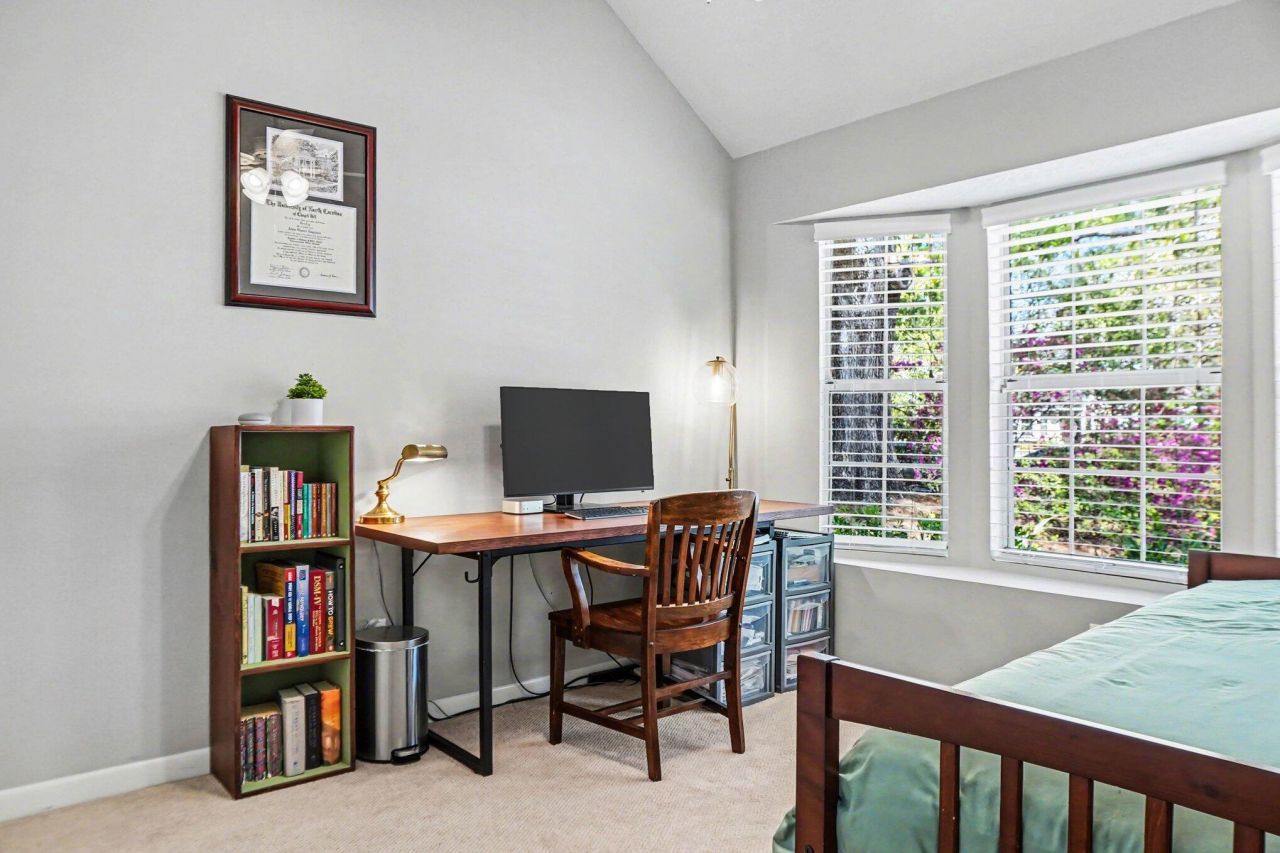 7 Town Park Lane Photo 15