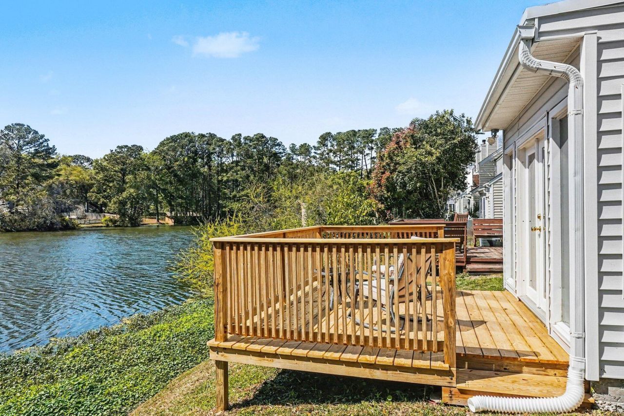 7 Town Park Lane Photo 28