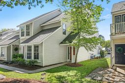 7 Town Park Lane photo 4