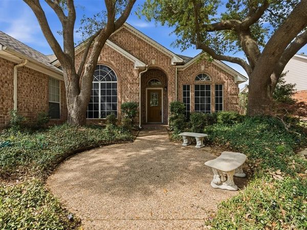 6404 Parkside Drive, Arlington, TX 76001