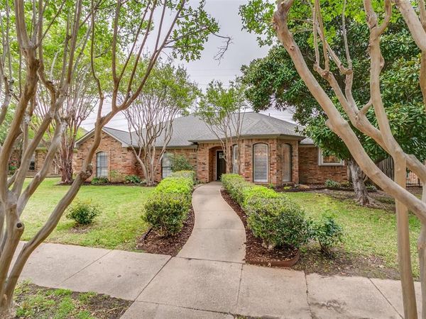 2534 Briardale Drive, Carrollton, TX 75006