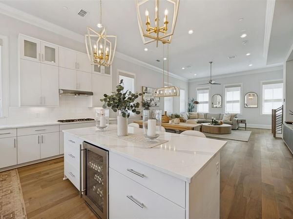 15015 Oak Street, Addison, TX 75001