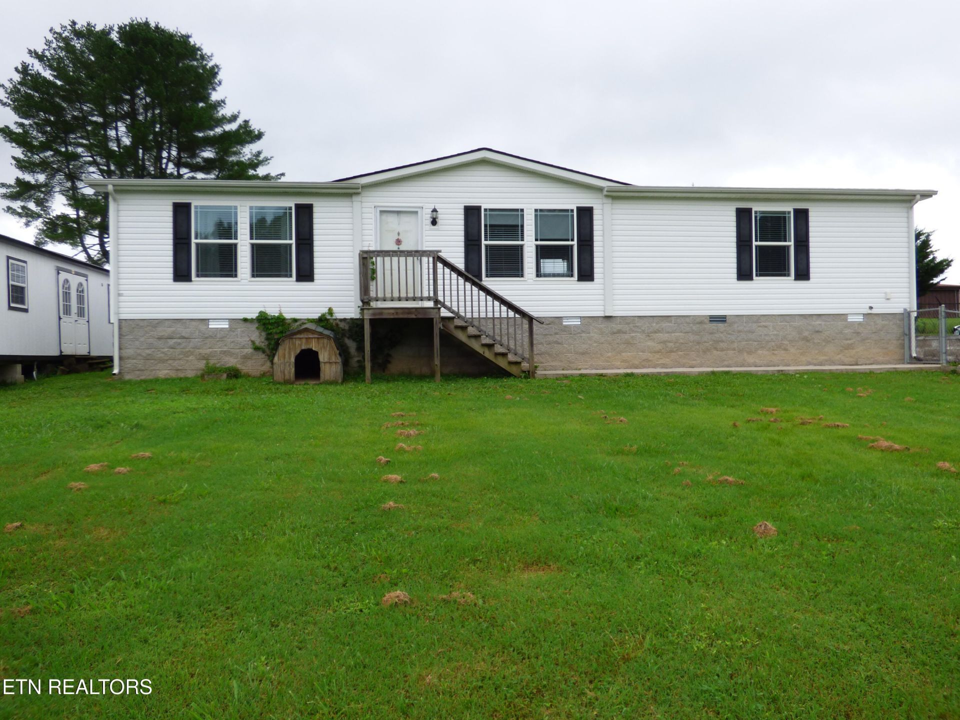 817 Hillendale Rd, Crossville, TN 38572 Main Photo