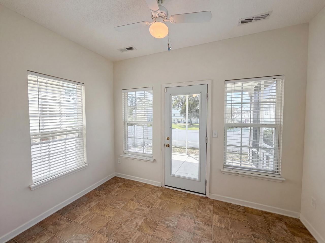 147 Lake Jogassee Drive Photo 10