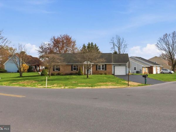 497 CROSSWINDS DRIVE, LITITZ, PA 17543
