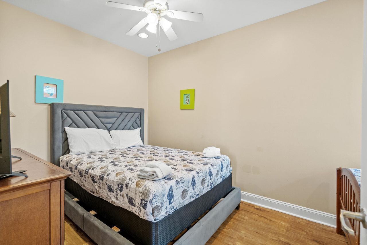 213 76th Ave. N Photo 36