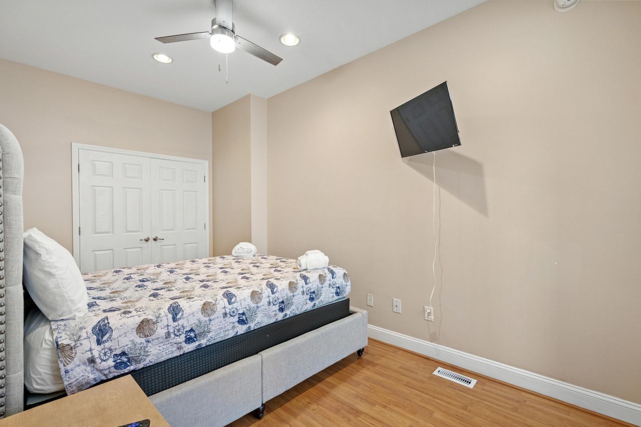 213 76th Ave. N Photo 57