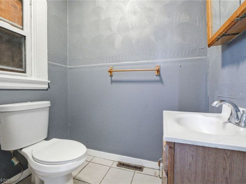 2182 E 80th Street, Cleveland, OH 44103 Photo 13