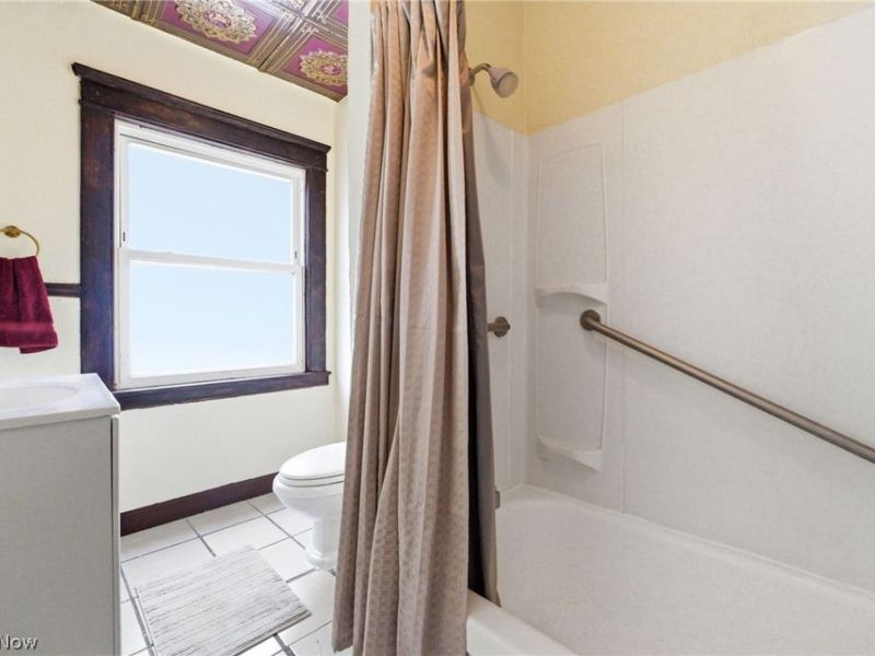 2182 E 80th Street, Cleveland, OH 44103 Photo 28