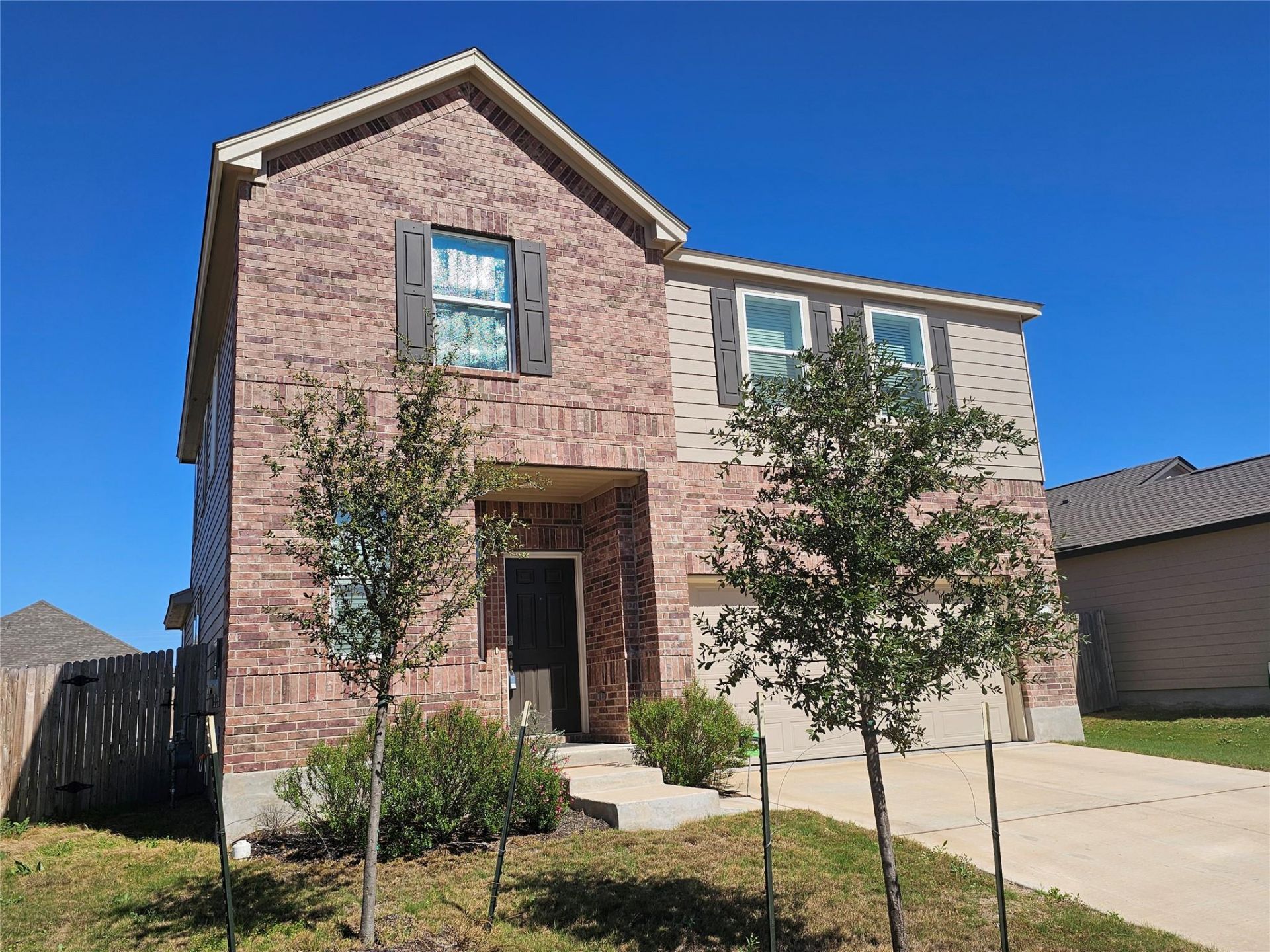 210 Summit Dr, Lockhart, TX 78644 Main Photo