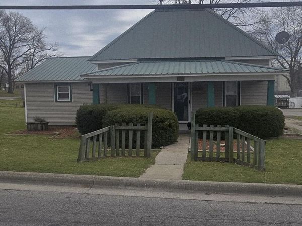 1105 Townsend Street , Cassville, MO 65625