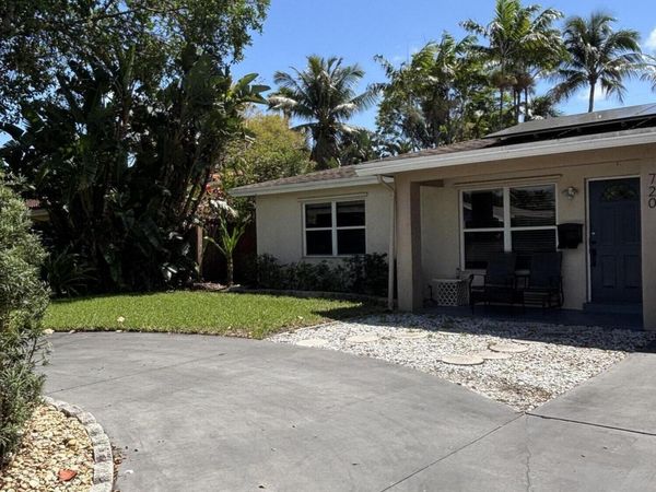 720 NE 7th Street, Pompano Beach, FL 33060