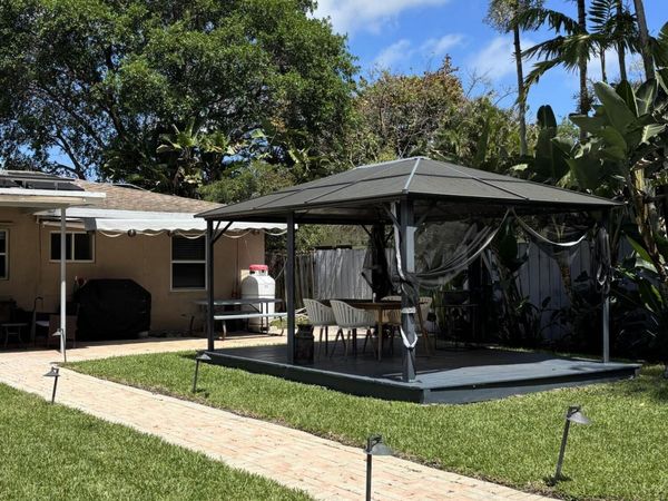 720 NE 7th Street, Pompano Beach, FL 33060