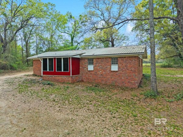 6050 W Highway 4, Century, FL 32535