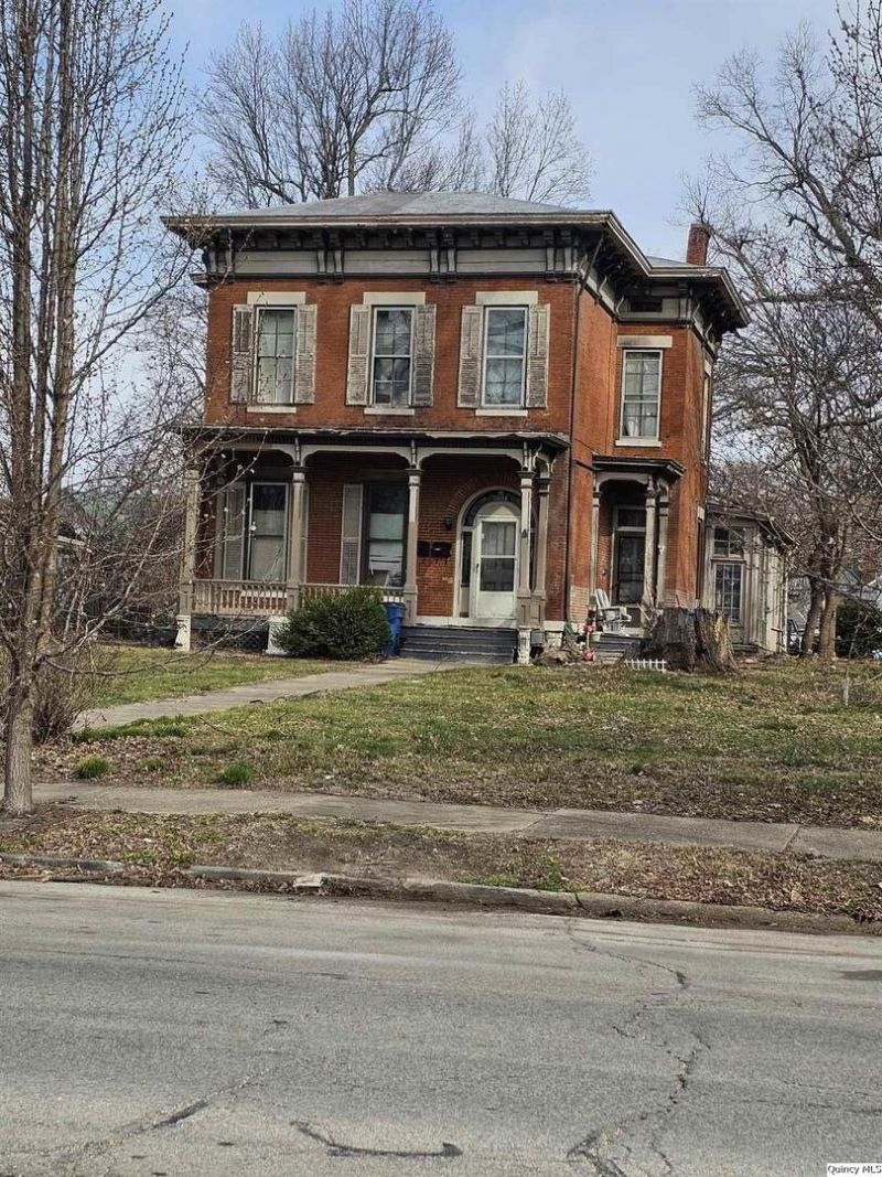 1303 State Street, Quincy, IL 62301 Main Photo