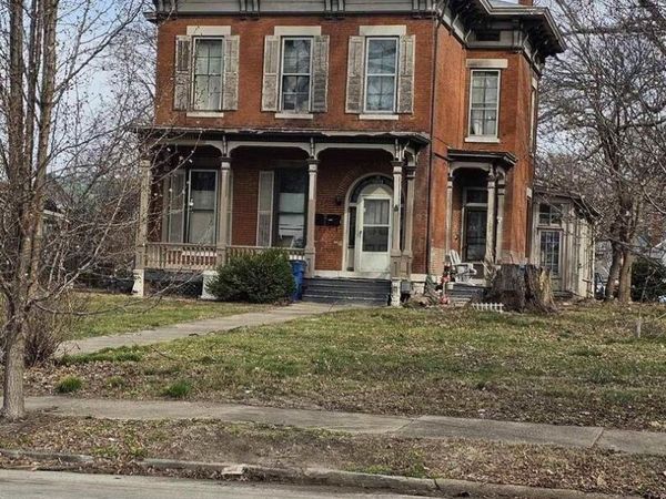 1303 State Street, Quincy, IL 62301