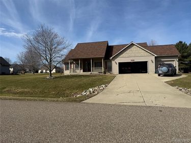 2097 Whispering Waters Pass, Clayton Twp, MI 48433